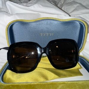 GUCCI SUNGLASSES